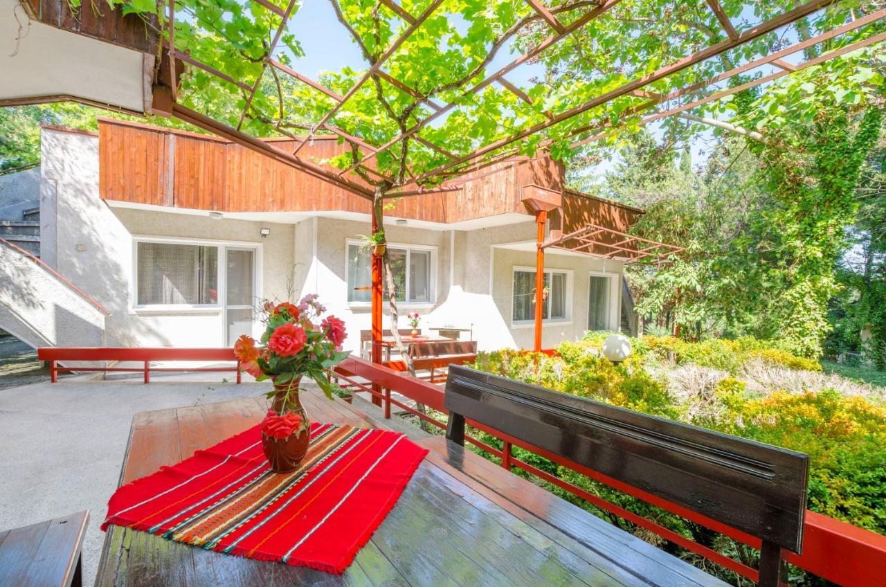 Park Complex Viktoria Hotel Balchik Bagian luar foto